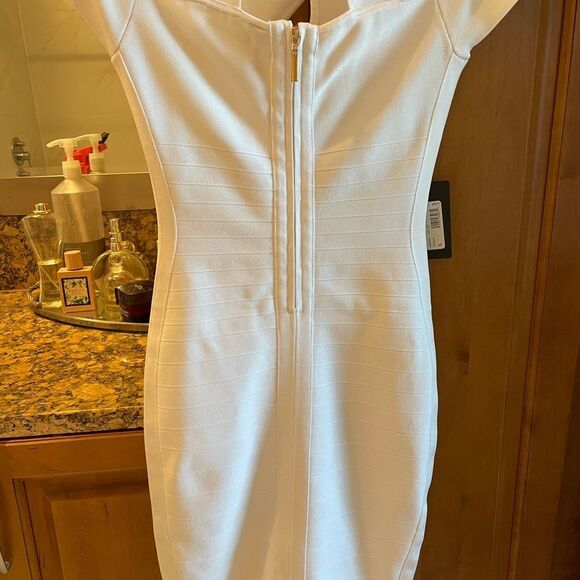 Marciano. - new w tags -Key hole white Sm bandage dress - Picture 5 of 7